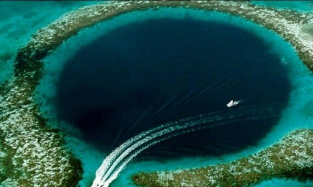 Cekungan Dasar Lautan Atau Palung Yang Di Akibatkan Geologi